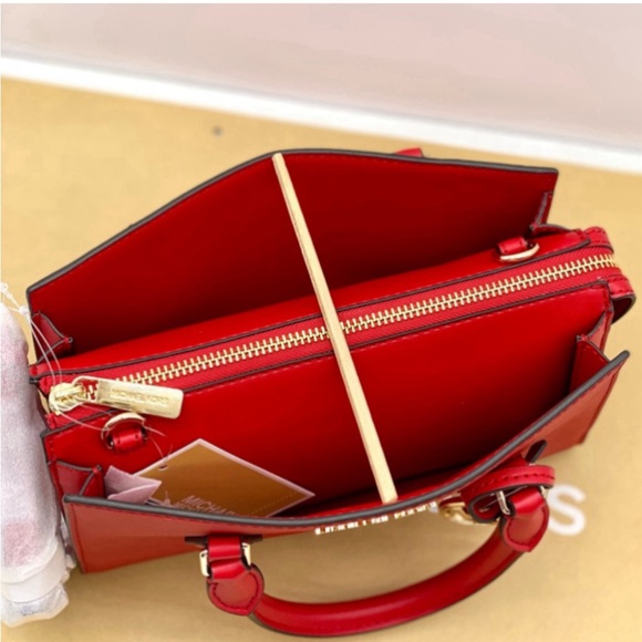 Michael Kors Small Sheila Center Zip Satchel Crossbody Bag Red - Picture 5 of 16